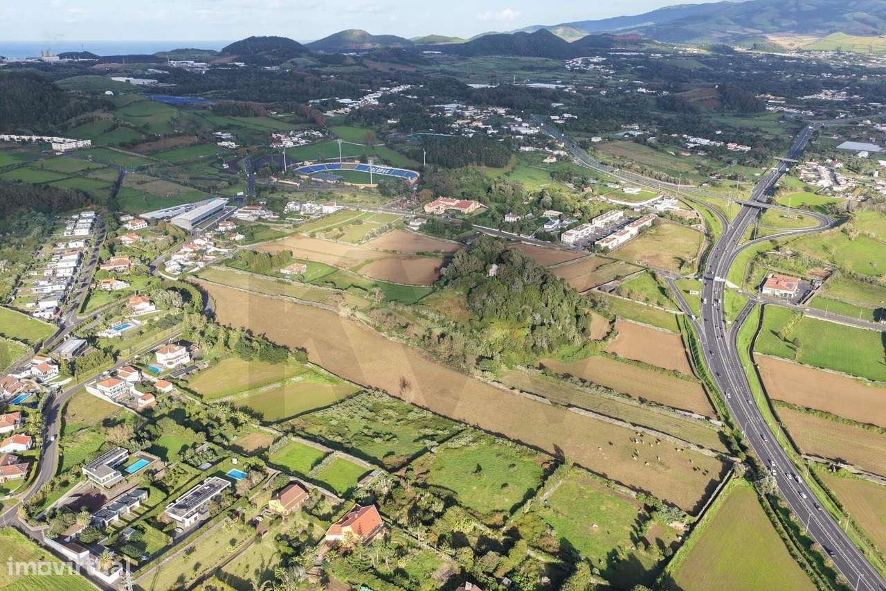 Terreno com 29.280 m2 | Excelente Localização | Ponta Delgada - São Mi - Grande imagem: 5/19