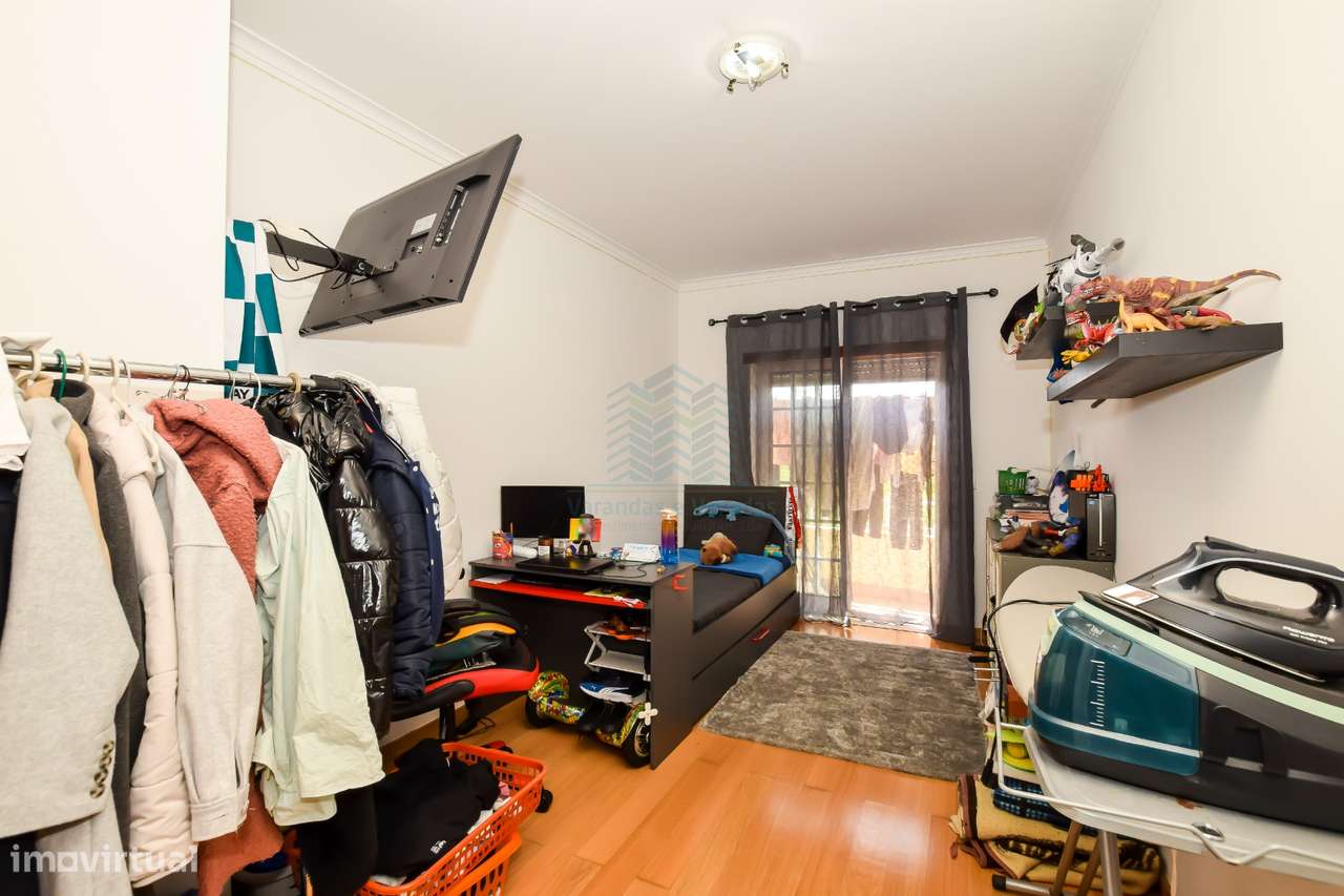 Apartamento T3 com Garagem e Arrecadação - Torres Novas-9