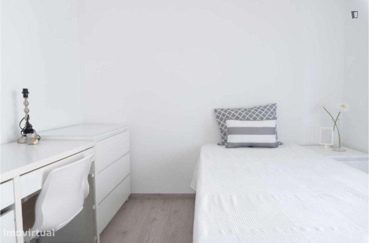 Quarto - localizado em Penha de França Lisbon - Grande imagem: 4/10