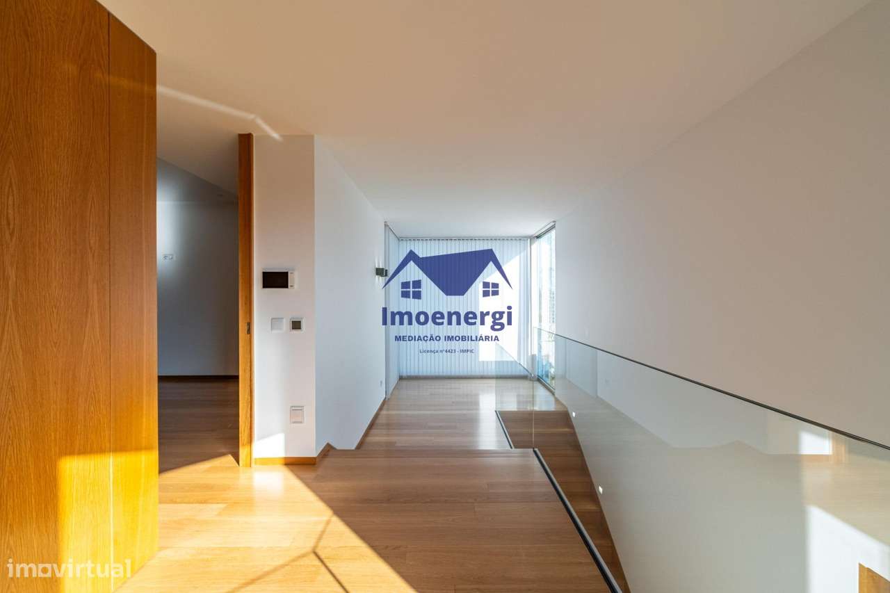 Excelente Moradia T4 de Luxo – 4 Frentes - Argivai-21