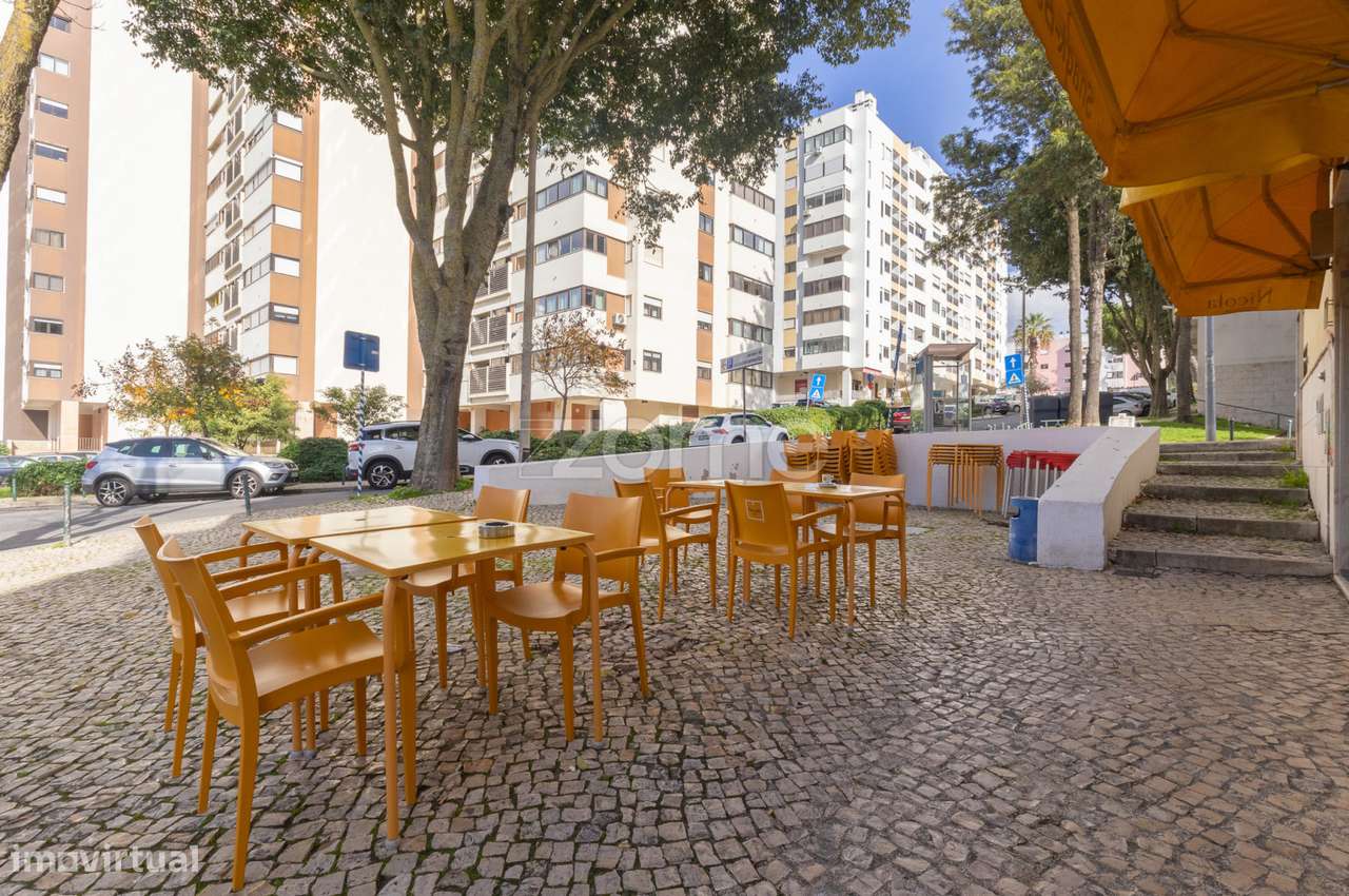 Restaurante/ Snack-Bar junto à escola secundária Camilo Castelo Bra... - Grande imagem: 5/21