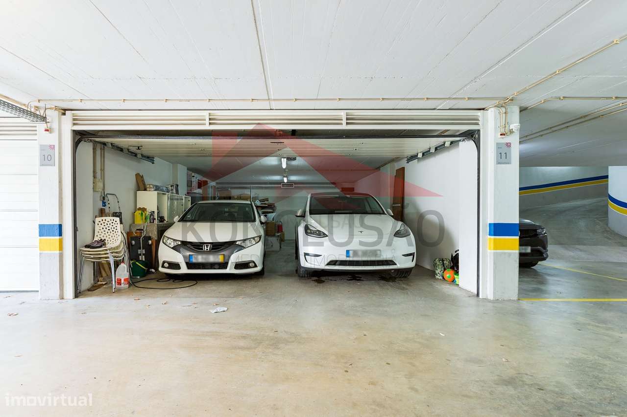 ** Excelente T3 Remodelado na Malvarosa com Garagem para 3 Viaturas...-23