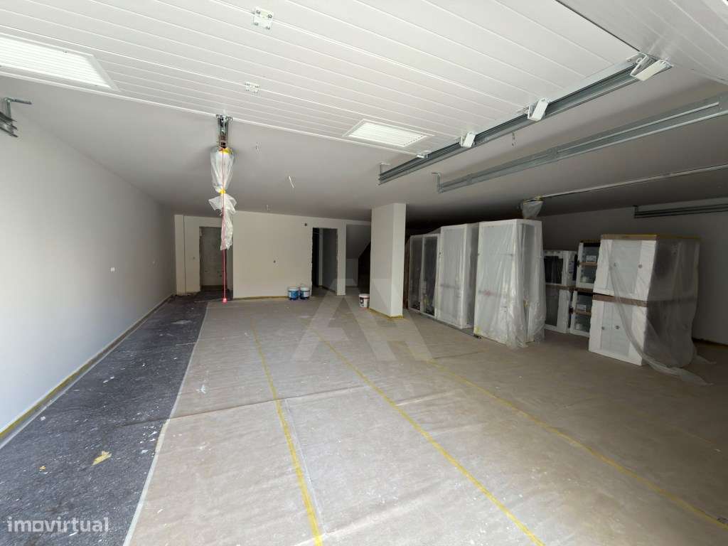 Apartamento T4+1 duplex remodelado com jacuzzi e garagens em Alcabi...-29