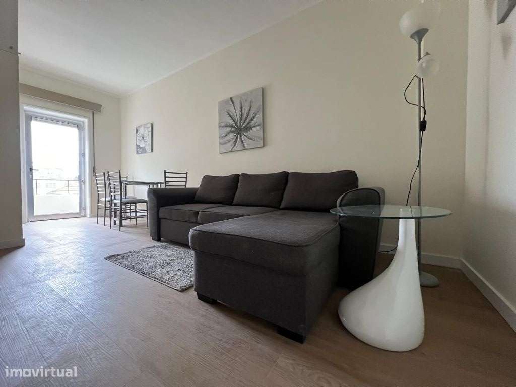 T1 Porto Centro Rua da Alegria Metro Marquês Remodelado e Equipado-4