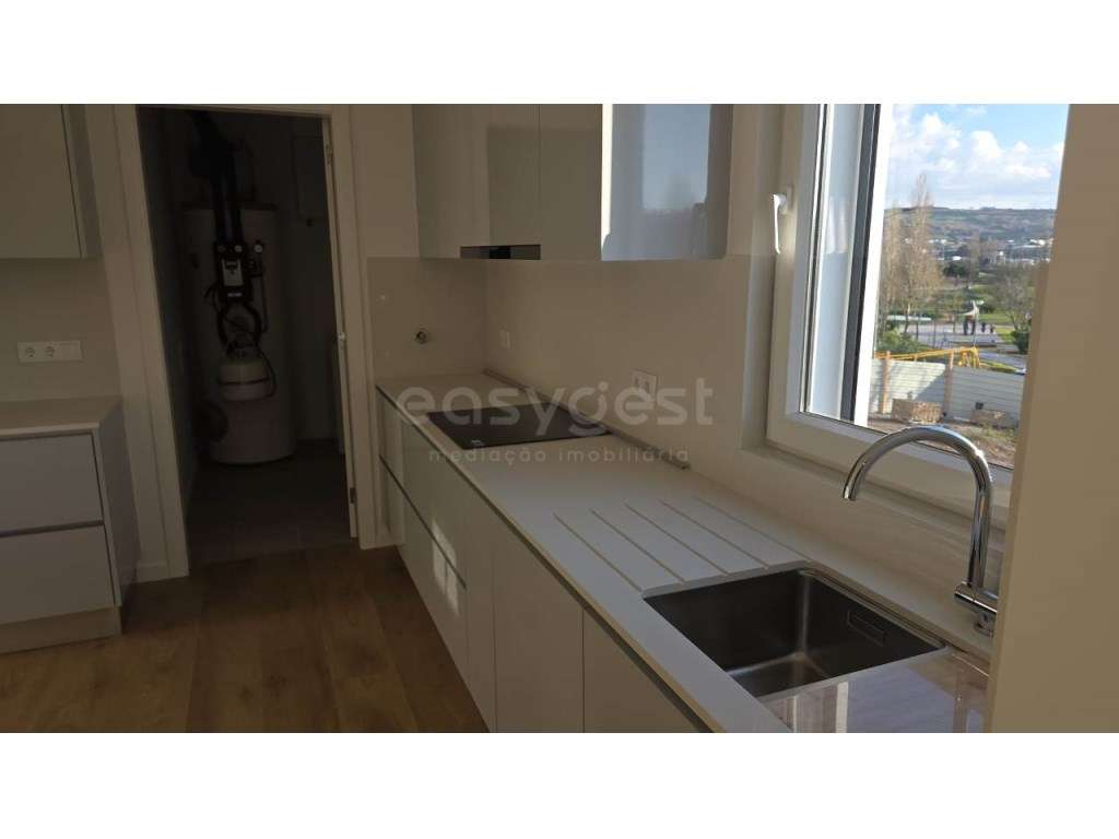 Apartamento T3 com Acabamentos de Excelência e Localização Central ... - Grande imagem: 4/21