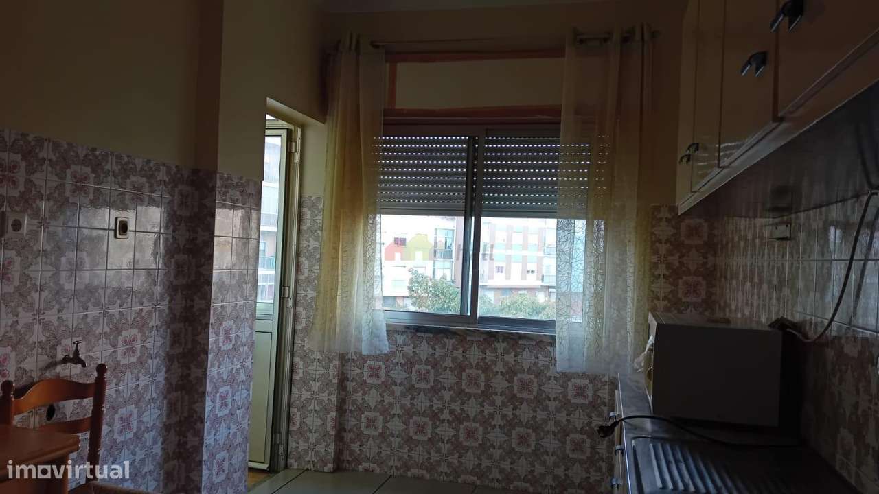Apartamento T3 no Bairro Afonso Costa - Setúbal-6