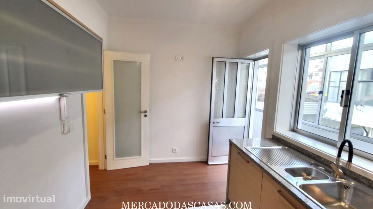 Apartamento T3 renovado em Oliveira do Douro