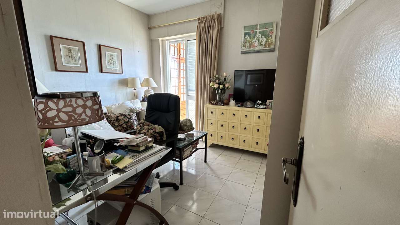 Apartamento T4 nos Olivais-20