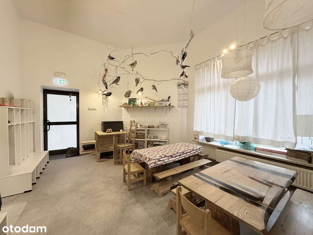 Przestronny lokal z witrynami, 5 min Metro Kabaty-7