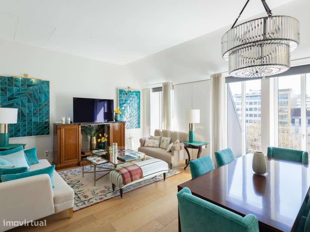 Apartamento T3 duplex com estacionamento, na Avenida da Liberdade - Grande imagem: 4/30