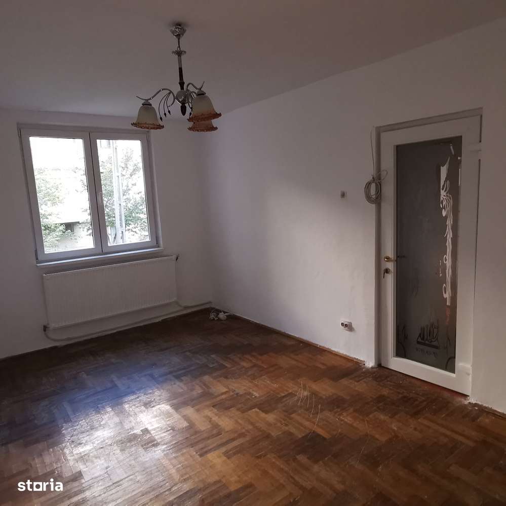 3 camere,etaj 3 , piața mare-0