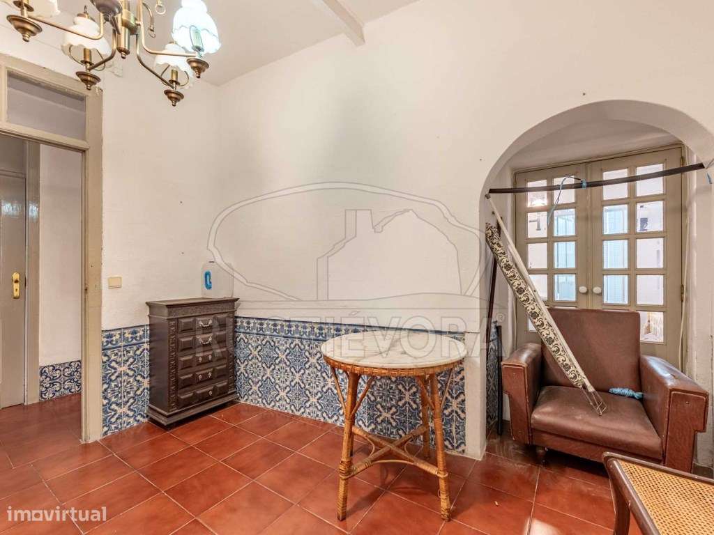 Moradia Unifamiliar T4 no Centro Histórico da Cidade - Potencial de...-26