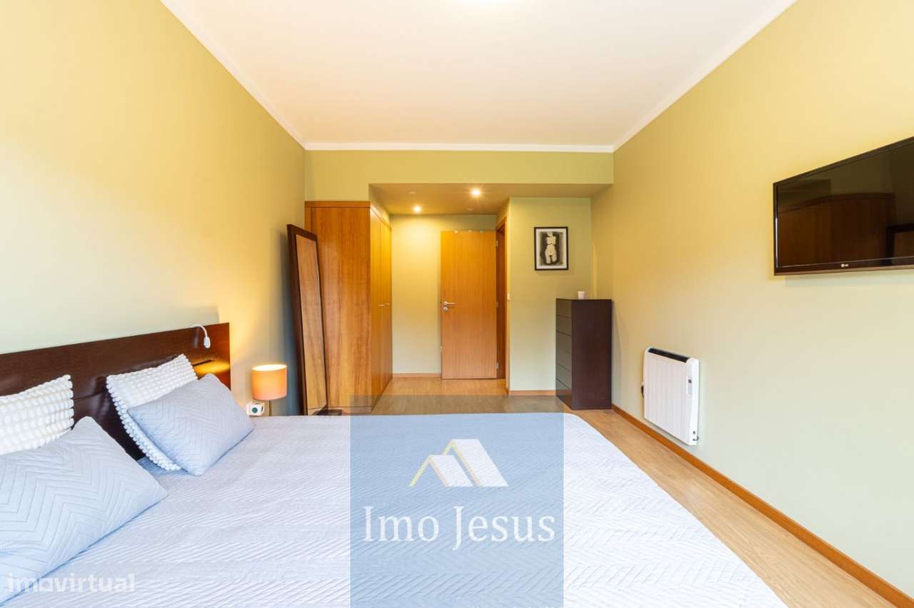 Apartamento T2+1 Triplex Canelas-12