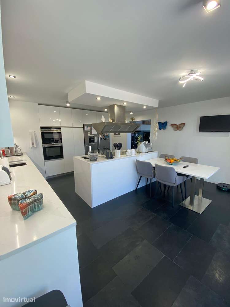 Luxuosa Casa em Sintra com Vista e Piscina - Grande imagem: 4/49