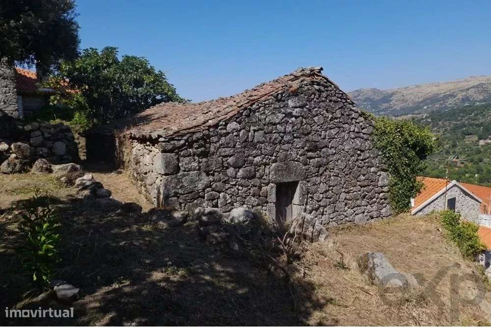 Moradia Isolada para reconstrução - Grande imagem: 5/9