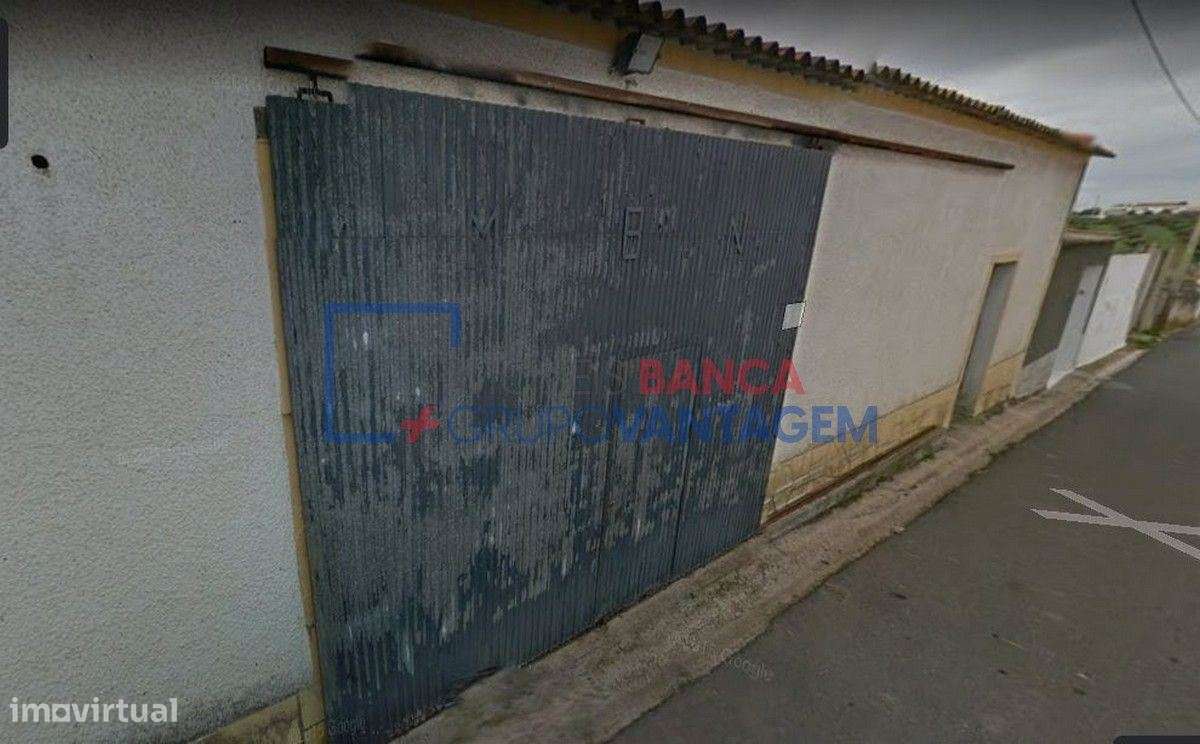 Moradia na Amareleja com 208m2, em terreno com 414m2, composta por ... - Grande imagem: 4/6