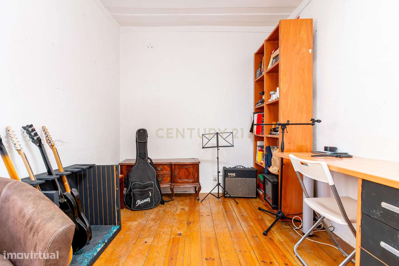 Apartamento T3 em Alfama – Autenticidade, História e Charme Lisboeta-1