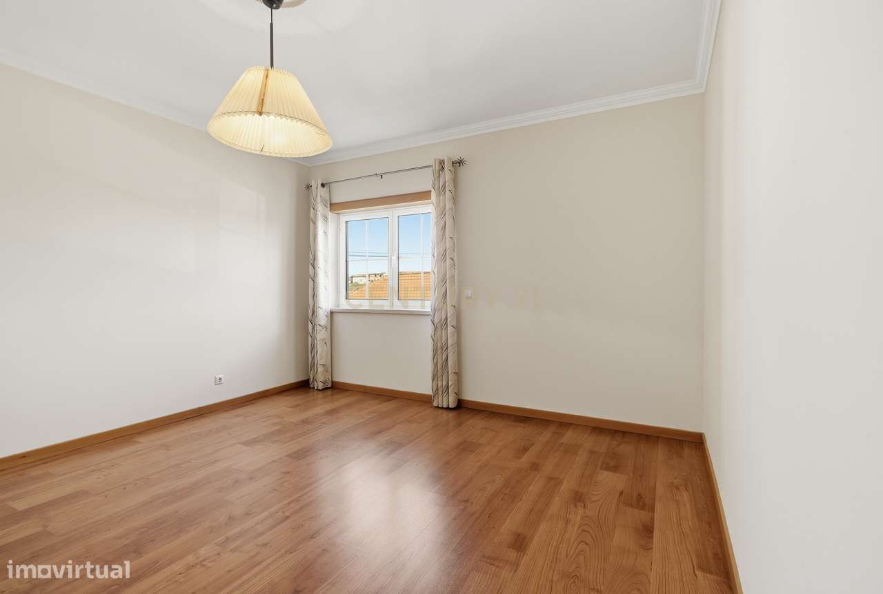 Moradia T5 com Garagem e Piscina em Miragaia, Lourinhã-38