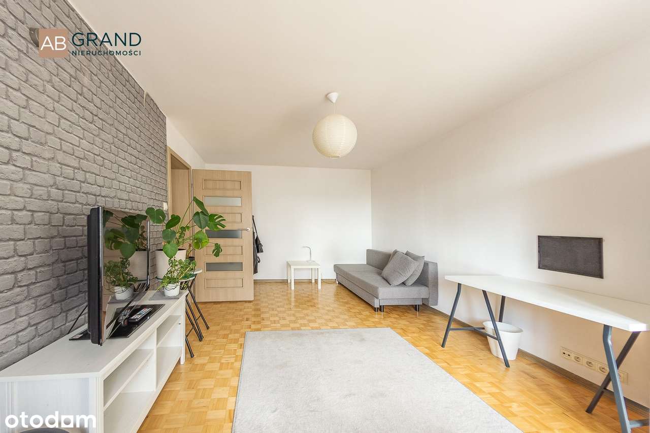 Żabia 22 | 49mkw | VIIIp | 2 pok | duży balkon | 2 windy-1