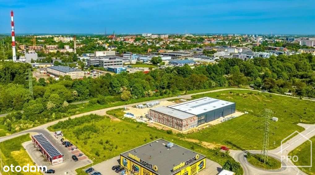 Teren inwestycyjny przy centrum handlowym Arena-15