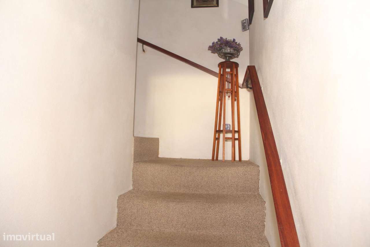 Moradia 4 Frentes lote com 980m2-34