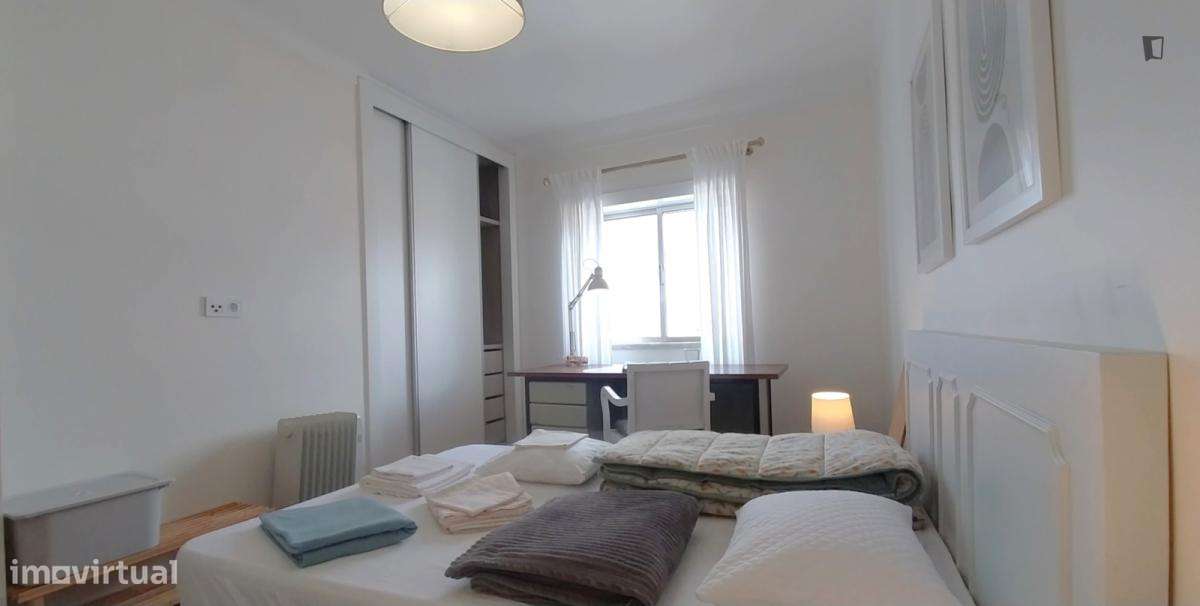 Quarto - localizado em Montes Claros Coimbra - Grande imagem: 2/5