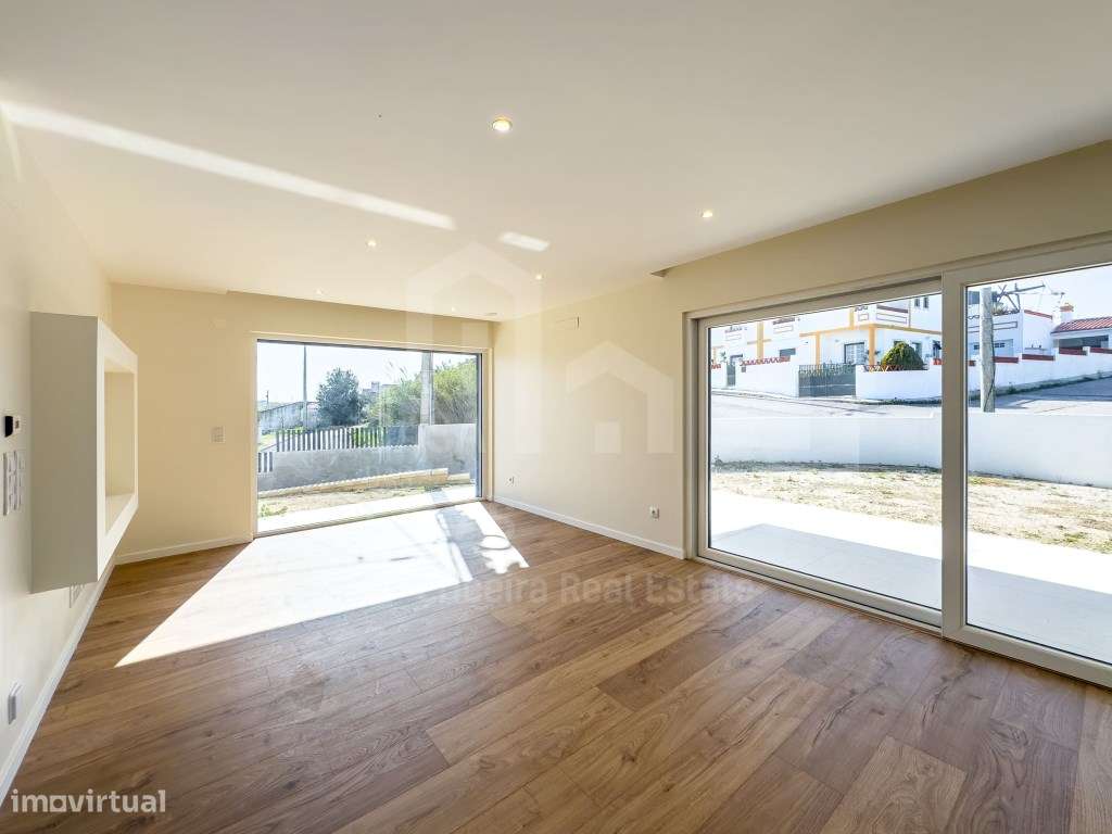 Vende Moradia T4 - Santa Cruz 5 km, A Casa das Casas-9