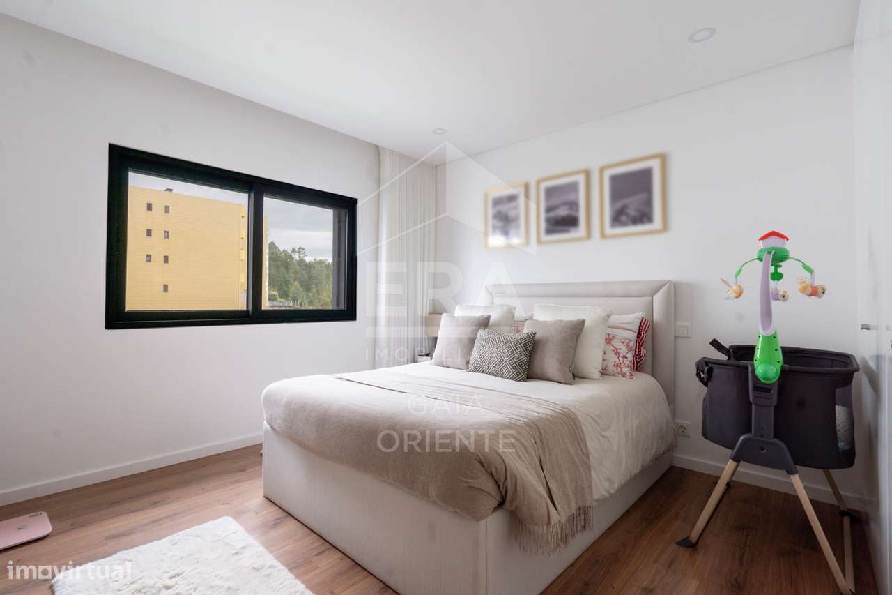 Apartamento T2 moderno com garagem em Grijó-16