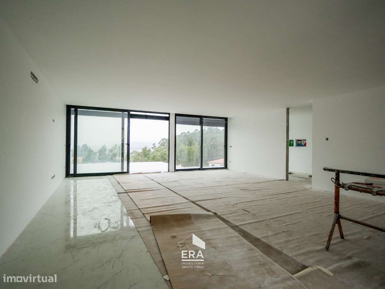 Moradia V3 com piscina em Roriz, Santo Tirso-11