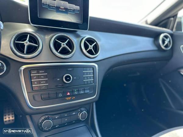 Mercedes-Benz CLA 200 d Shooting Brake AMG Line Aut. - 16