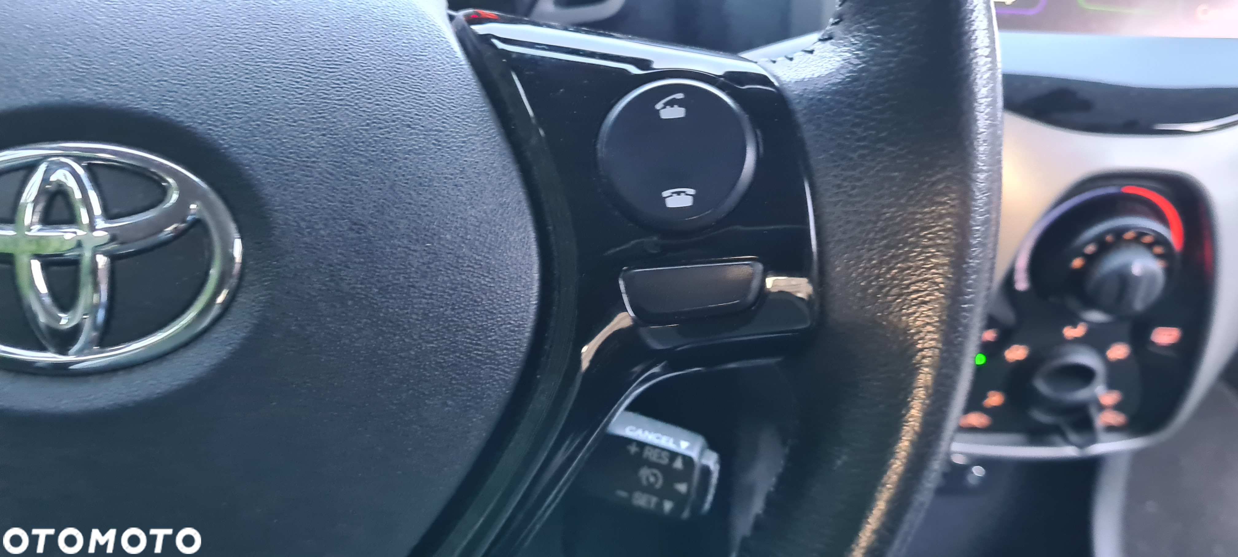 Toyota Aygo x-play touch - 16