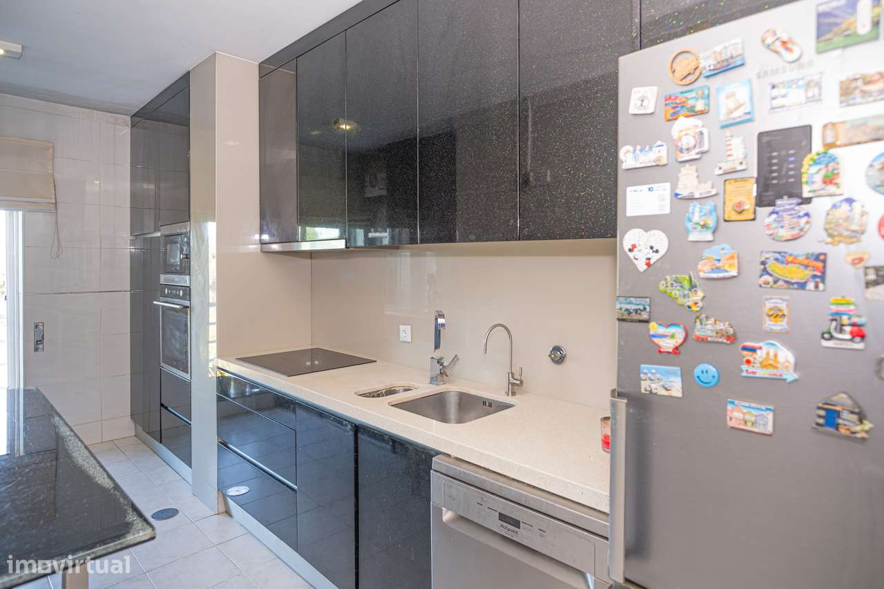 T3 com Suíte | Condomínio Fechado com Piscina | Barcelinhos-11