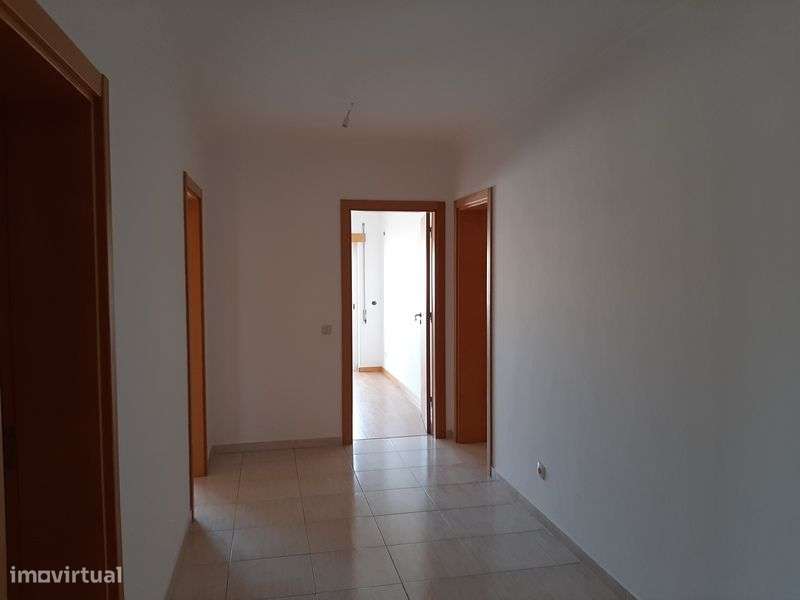 Apartamento T3 no centro da Azambuja - Grande imagem: 3/11