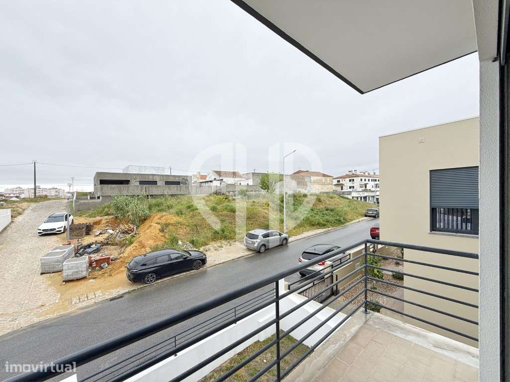 Exclusiva Moradia T5 de Arquitetura Contemporânea em Almada - Feijó-32