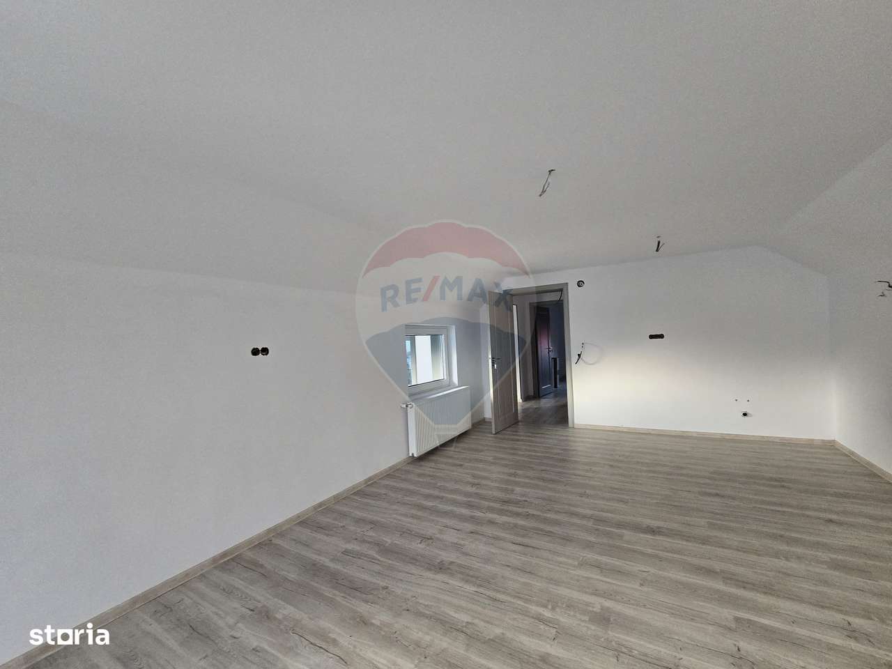 Apartament 3 camere de vânzare COMISION 0% - Imagine principală: 5/8