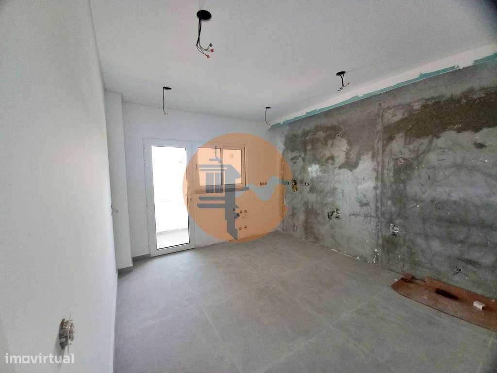 Excelente apartamento T3 com área total de 155m2, garagem e arrumos... - Grande imagem: 5/51