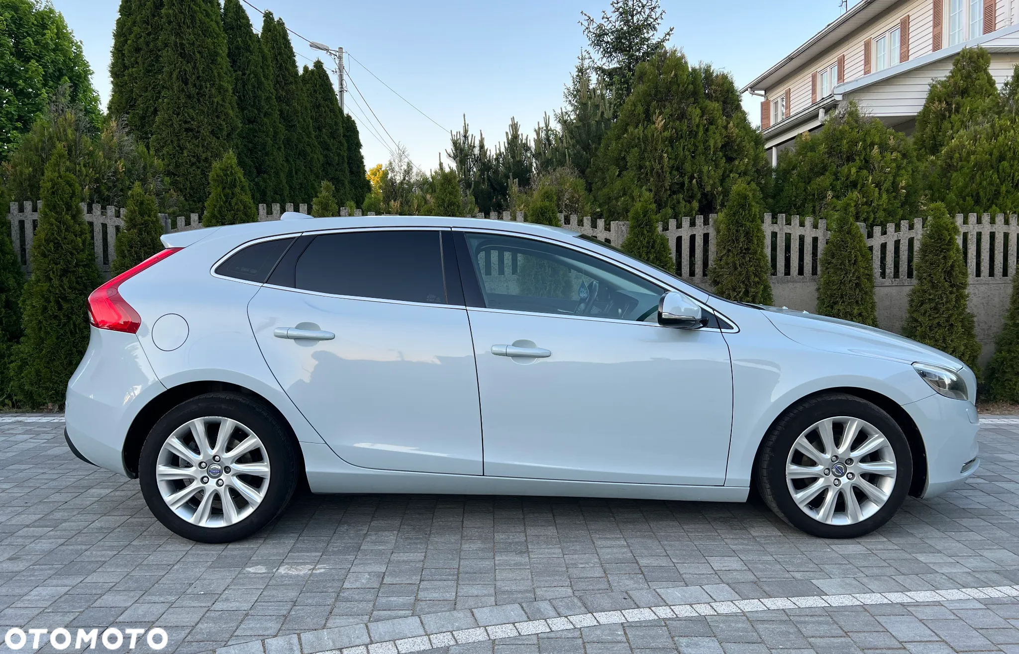 Volvo V40 CC D2 Momentum - 12