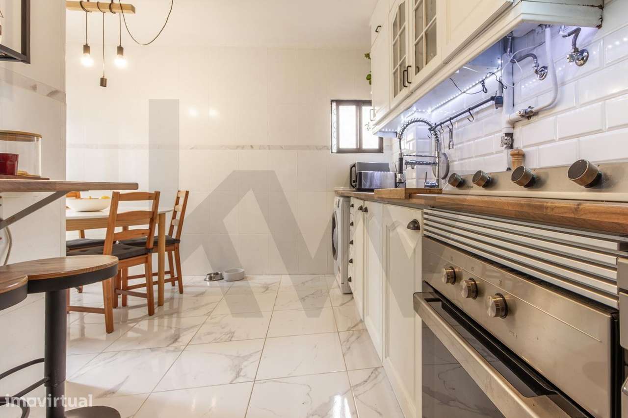 Apartamento T2 remodelado no Alto Seixalinho, Barreiro-7