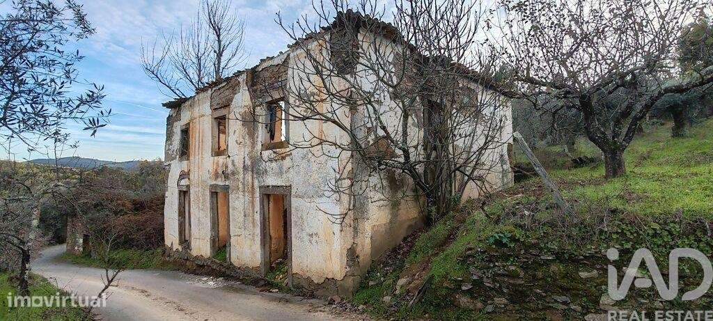 Casa / Villa em Alvares de 220,00 m2 - Grande imagem: 4/24