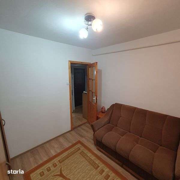 Vand apartament 2 camere decomandat - Imagine principală: 4/8