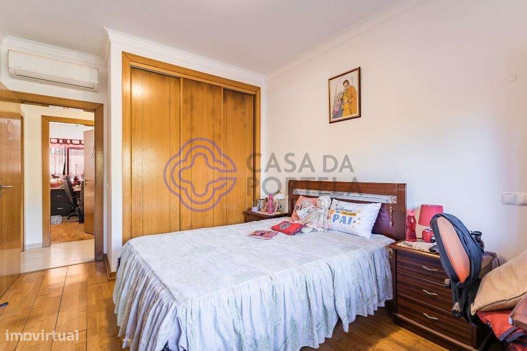 Apartamento T4 com 2 lugares de estacionamento, arrecadação e dois ter-20