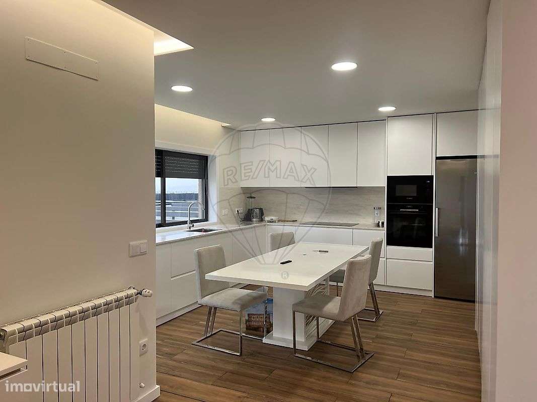 Moradia T4 para venda-7