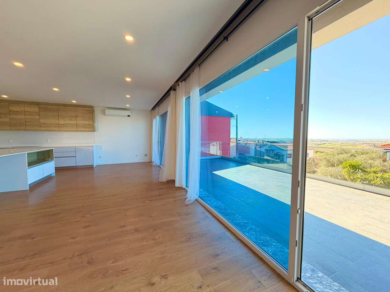 Moradia T4 no Varatojo – Torres Vedras | Terraço panorâmico e garagem-10