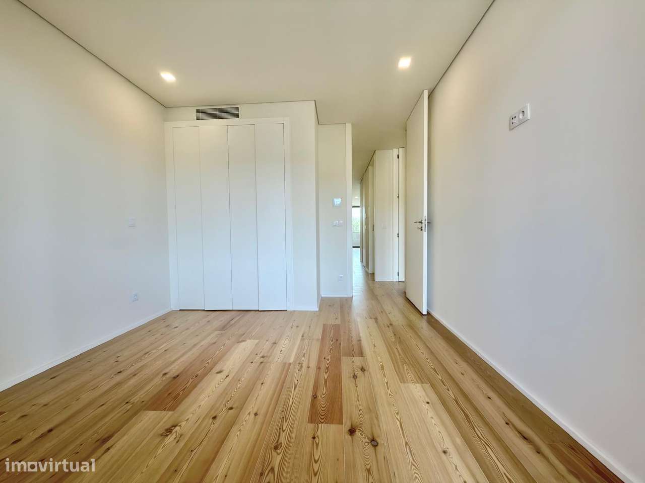 Penthouse T2 Nova com Terraço e Vista Panorâmica Desafogada-13