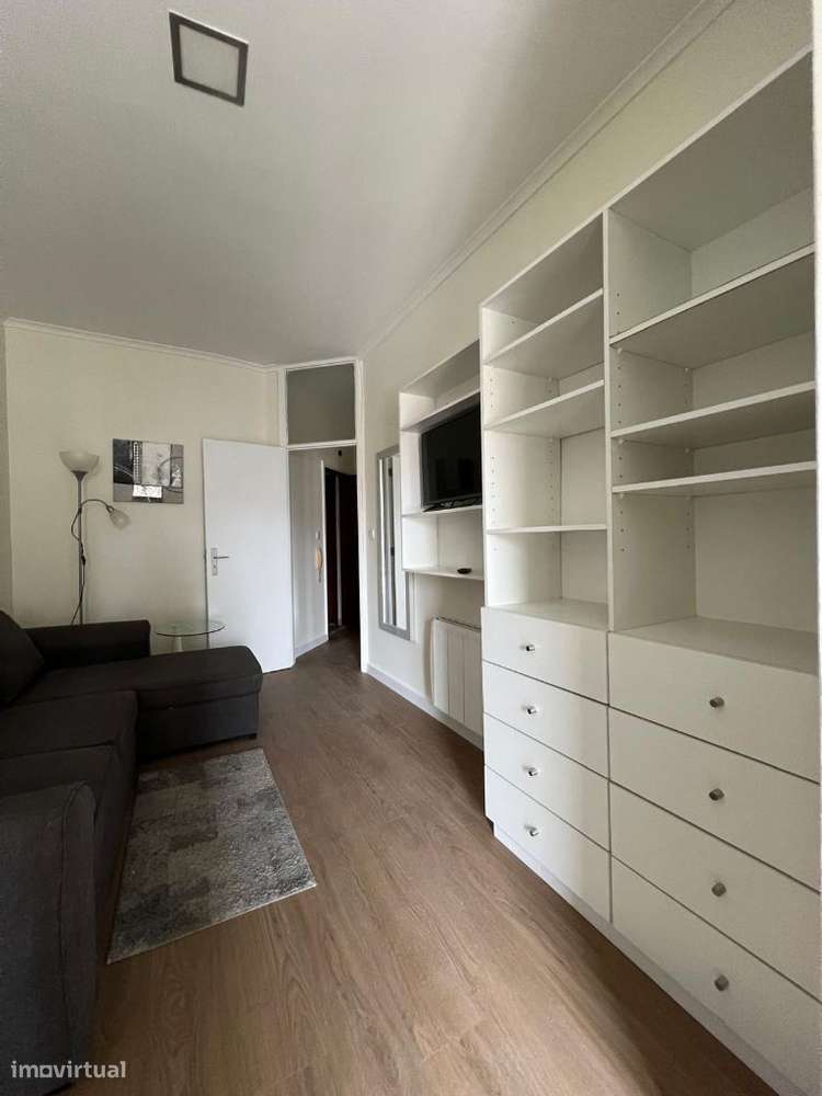 T1 Porto Centro Rua da Alegria Metro Marquês Remodelado e Equipado-8