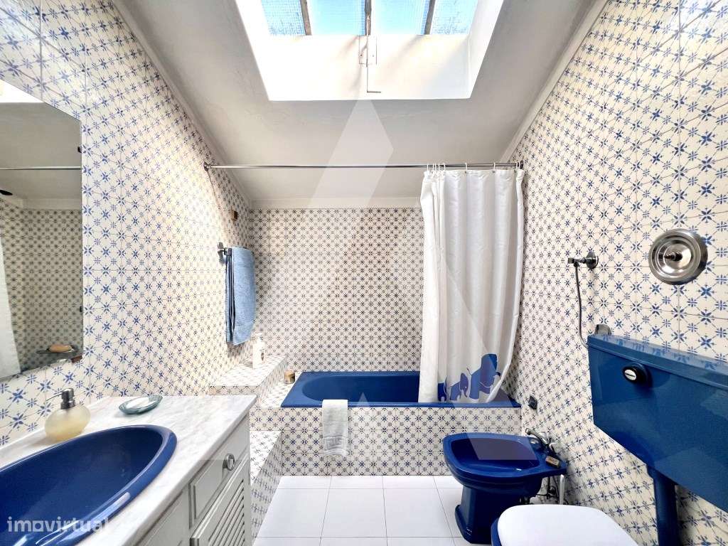 Apartamento T4 Duplex no centro de São João da Madeira-30