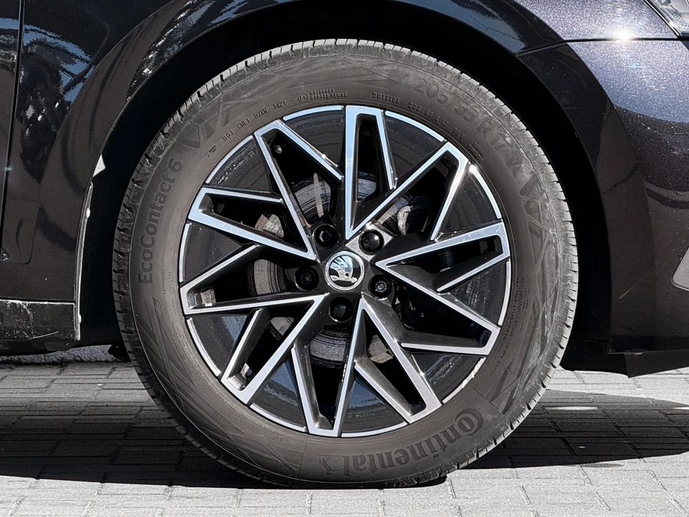Skoda Octavia 2.0 TDI Scr Style DSG 150 KM — zdjęcie 5