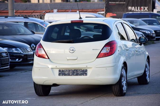 Opel Corsa 1.3 CDTI Cosmo - 32