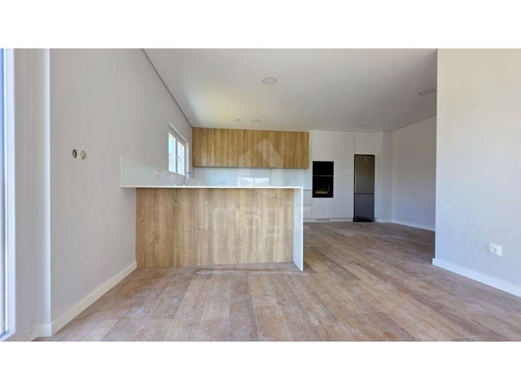 MORADIA T5 TÉRREA NOVA em SANTO ISIDORO - Grande imagem: 5/27