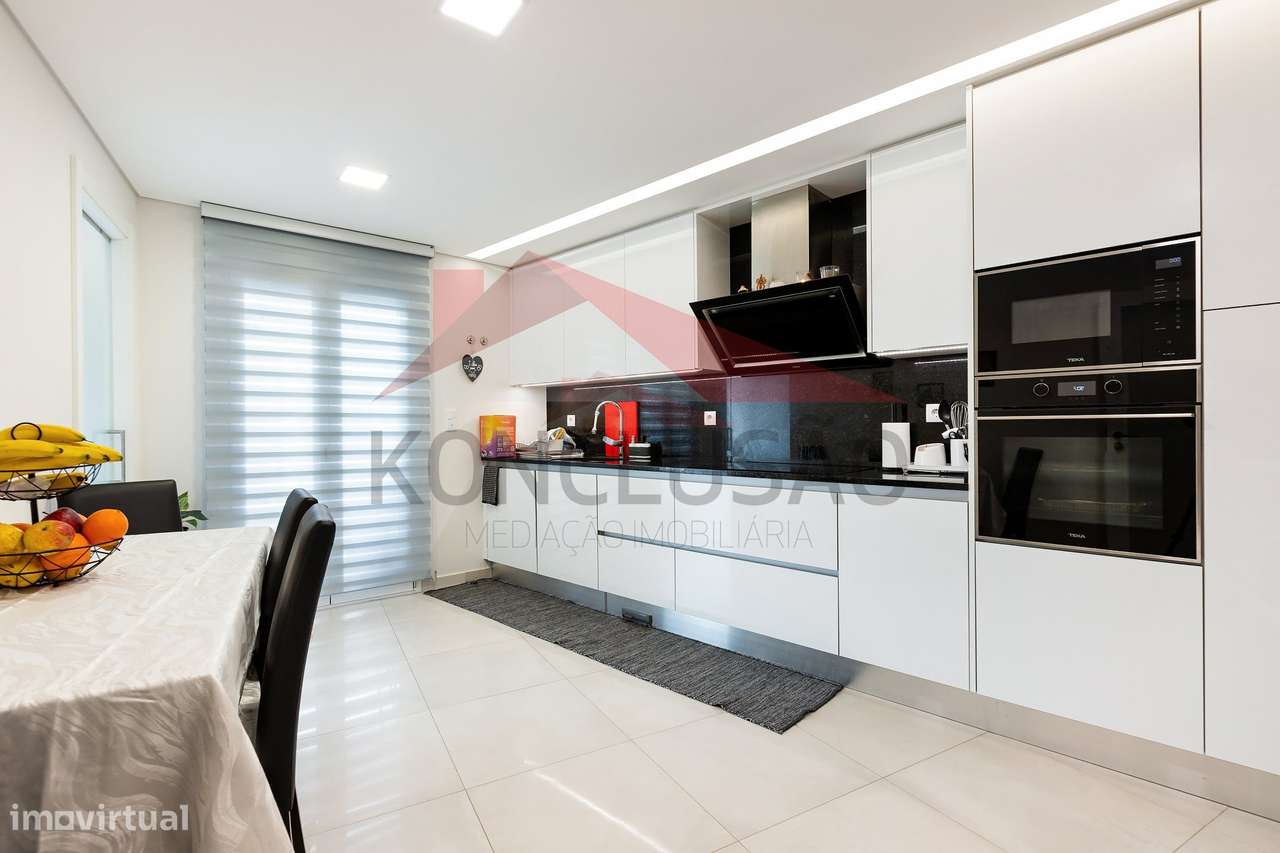 Excelente T3 com áreas generosas e acabamentos de qualidade - Grande imagem: 4/33